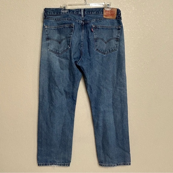 Levi’s Men’s 505 Regular Fit Straight Leg Blue Distressed Jeans - Picture 9 of 9